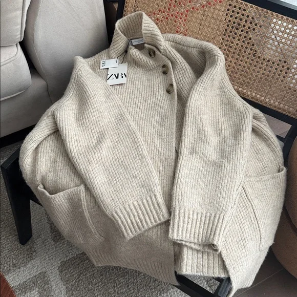 ZARA Buttoned Knit Cardigan - Picture 6 of 7